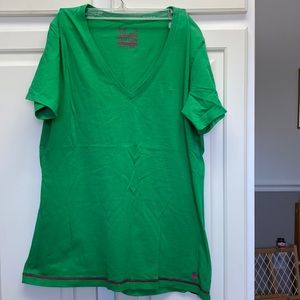 Women’s Under Armour semi-fitted heat gear - Size: Large